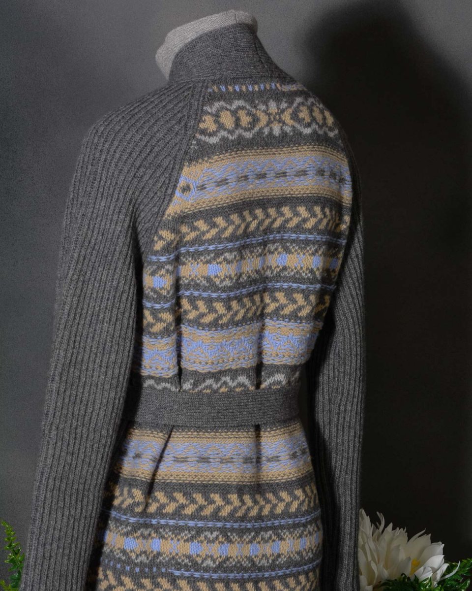 Cappotto in maglia con cintura e schiena decorazione Jacquard Roberto Collina D19041 colore GRIGIO D1919 - immagine 3