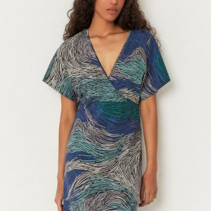 Abito kimono di media lunghezza a vita alta